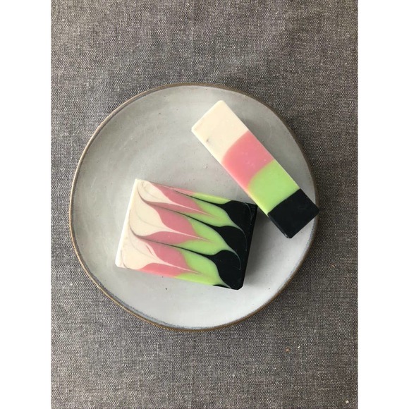 Taiwan swirl Handmade Artesan Soap with activated charcoal - Picture 2 of 9